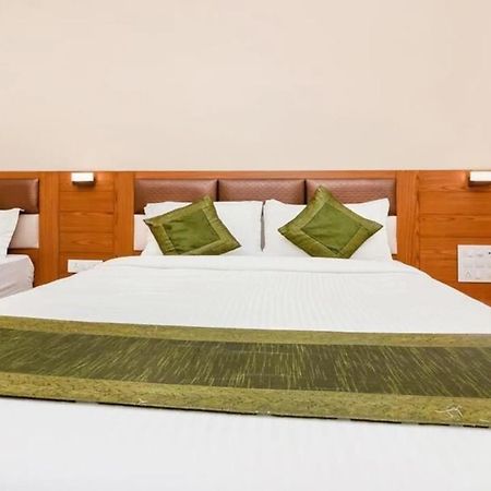 Hotel Volga Plaza Mumbai Exterior photo
