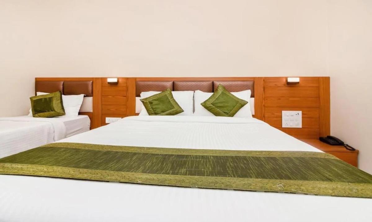 Hotel Volga Plaza Mumbai Exterior photo